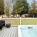 Vakantiehuis Dakota With Hot Tub *