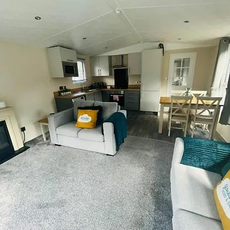 Holiday home Dakota With Hot Tub
