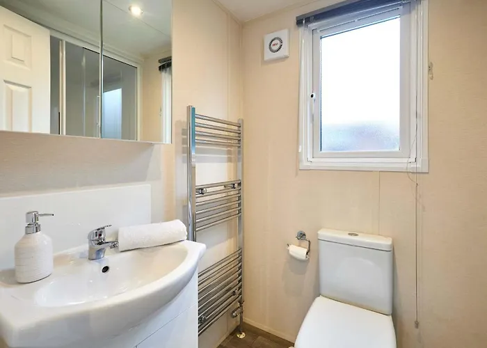 Semesterbostad Dakota With Hot Tub York